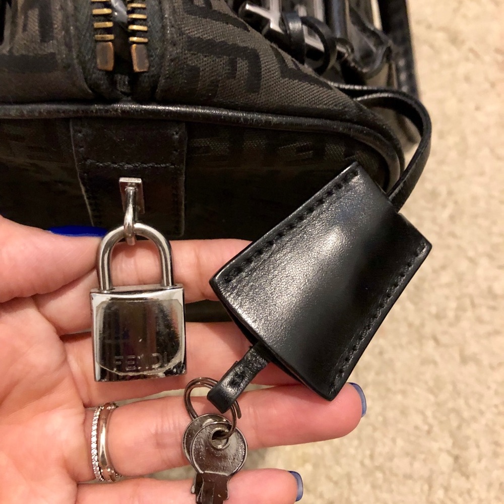Fendi purse - Picture 3 of 5